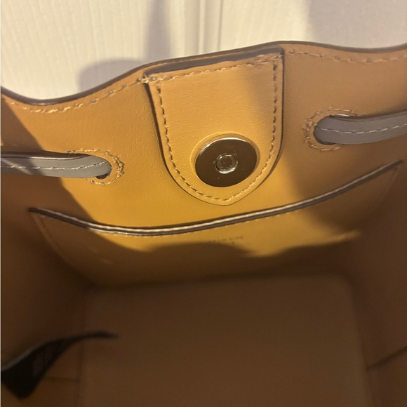 Super Stylish Ralph Lauren Light Gray Bucket Bag/Shoulder Bag - Picture 5 of 10